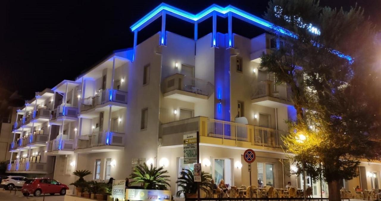 Hotel Des Bains Cattolica Exteriér fotografie