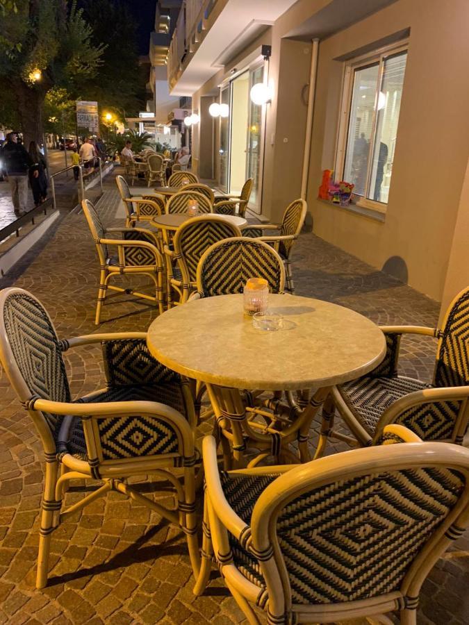 Hotel Des Bains Cattolica Exteriér fotografie